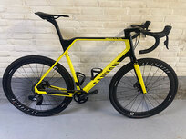 Canyon Inflite CF SLX 9