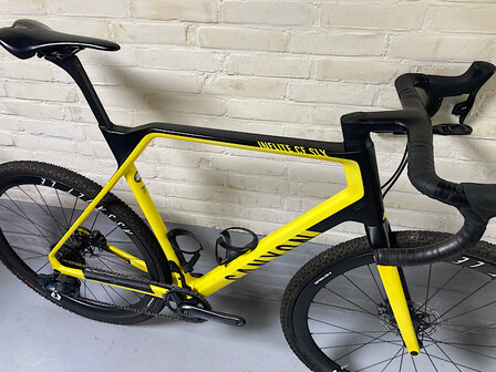 Canyon Inflite CF SLX 9