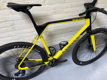 Canyon Inflite CF SLX 9
