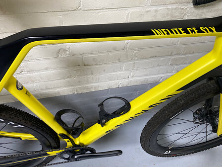 Canyon Inflite CF SLX 9