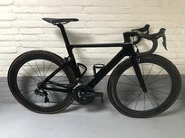 Canyon Aeroad CF SLX 8.0 DI2 Canyon Aeroad CF SLX 8.0 DI2